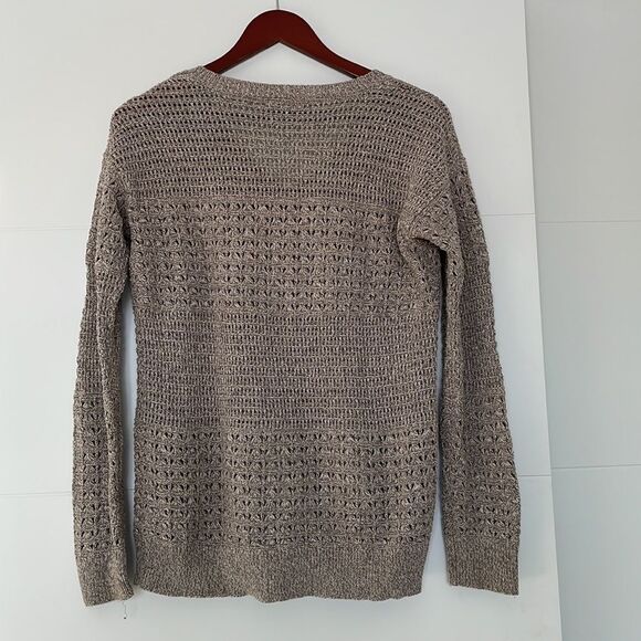 DKNY beige V-neck knit sweater size small - Picture 8 of 8